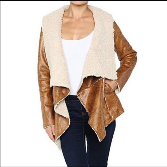 Hot & Delicious Jackets & Blazers - Hot & Delicious Eve Faux Leather Shearling Jacket Size Medium